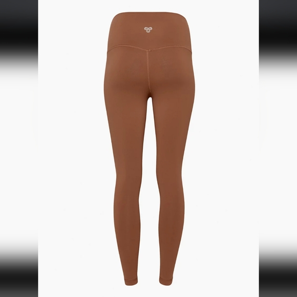 Aritzia TNA Cheeky Ankle Leggings (epicurean brown) - Picture 5 of 13